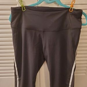 Victoria's Secret Yoga Knockout Crop Mesh Large